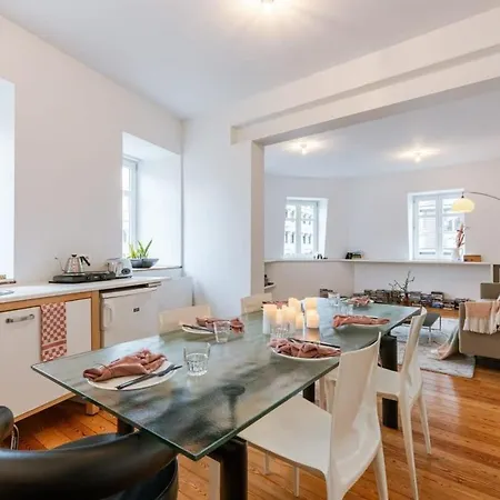 Huswell - 'the Crown' In Appartement Gent